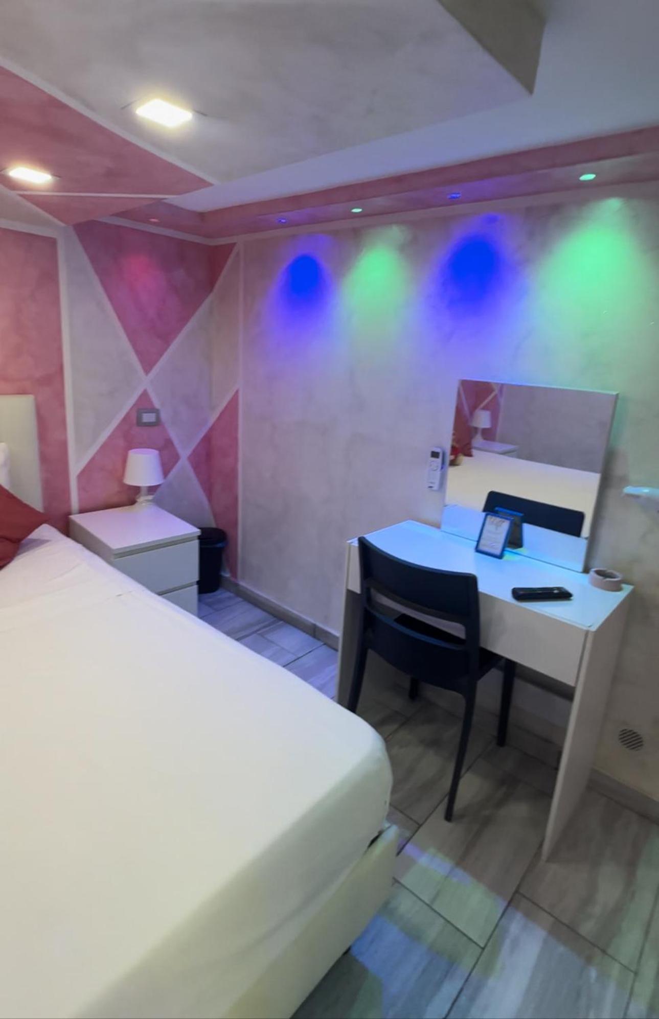 Clopat Vacanze2023 Otel Napoli Dış mekan fotoğraf